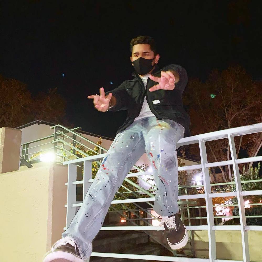 Meet your Posher, Dhruv